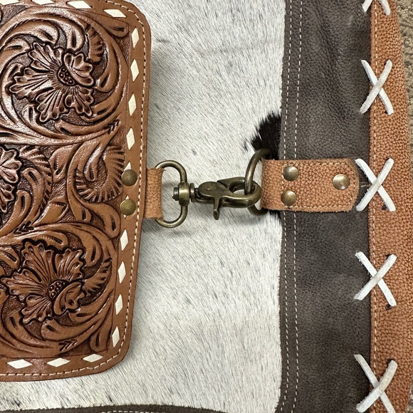 Klassy Cowgirl 16" x 12” Tote Handbag with Hair on Cowhide Leather Tooled Canvas - Picture 9 of 10